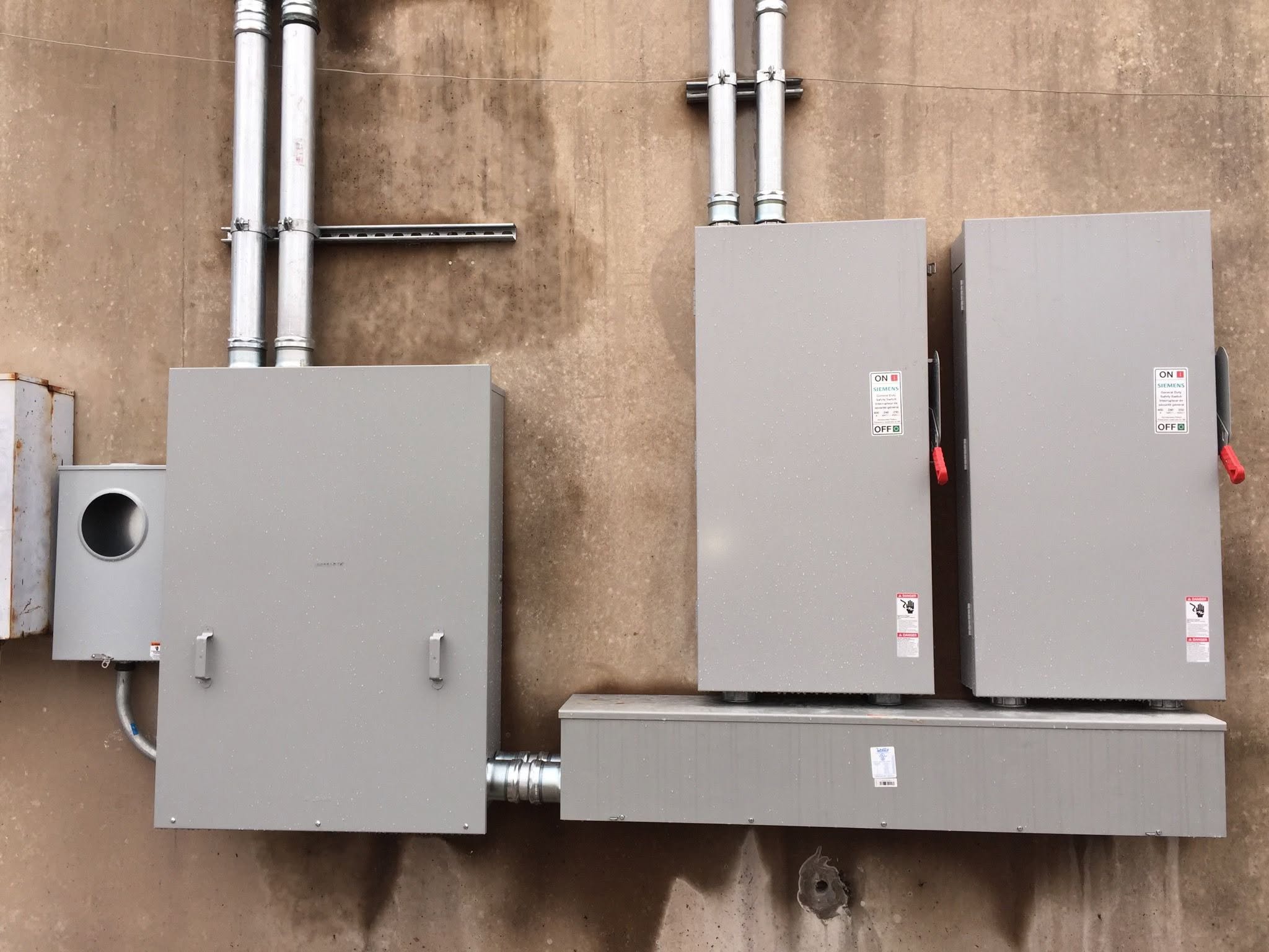 CT cabinet, meter base and safety disconnect switches
